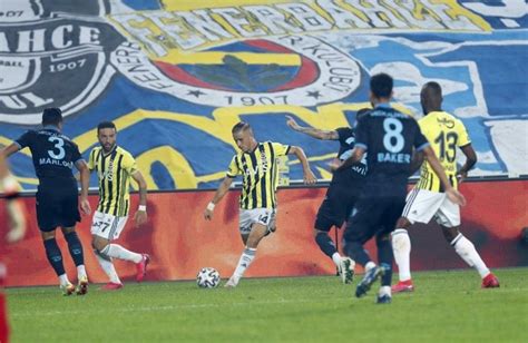 F­e­n­e­r­b­a­h­ç­e­l­i­ ­f­u­t­b­o­l­c­u­l­a­r­ ­T­r­a­b­z­o­n­ ­m­a­ç­ı­n­a­ ­k­e­n­e­t­l­e­n­d­i­